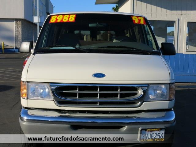 Ford Club Wagon 1997 photo 1