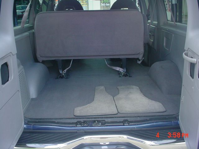 Ford Club Wagon 1998 photo 2