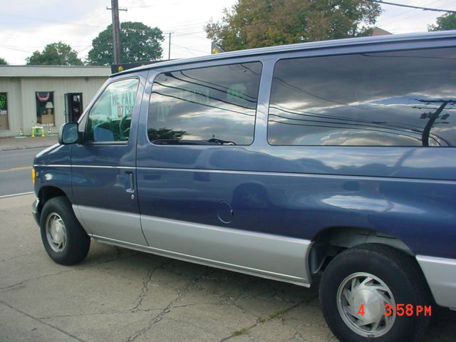 Ford Club Wagon 1998 photo 4