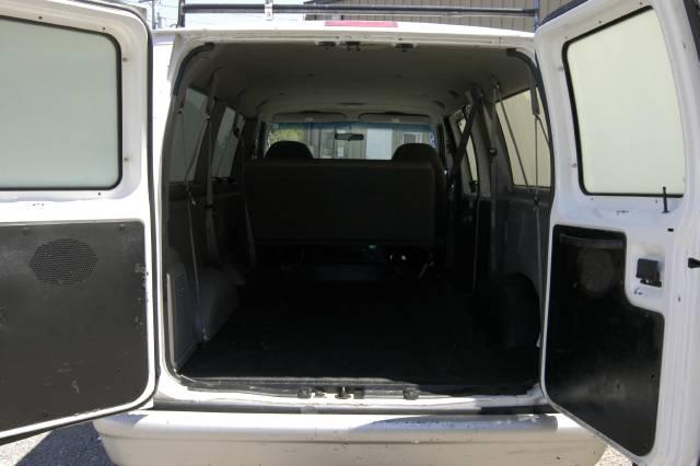 Ford Club Wagon 1998 photo 4