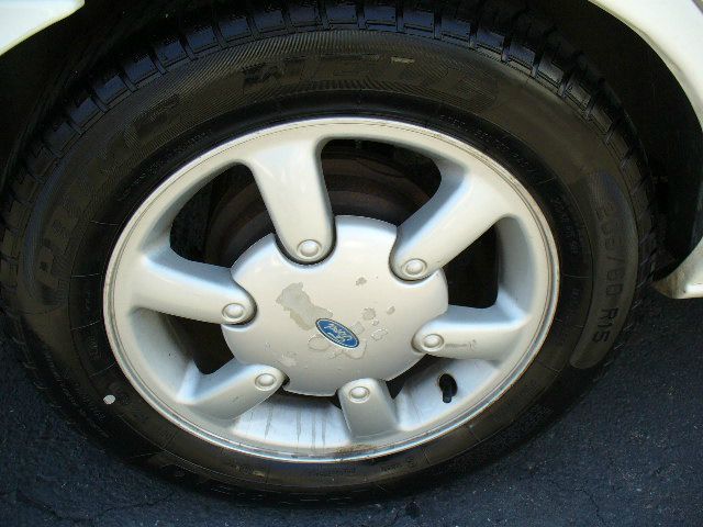 Ford Contour 1996 photo 12