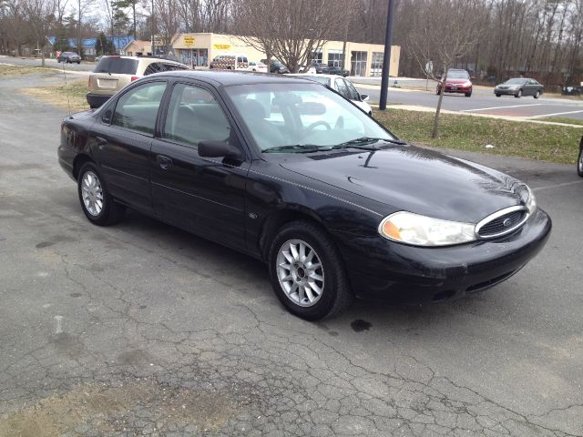Ford Contour 2000 photo 2