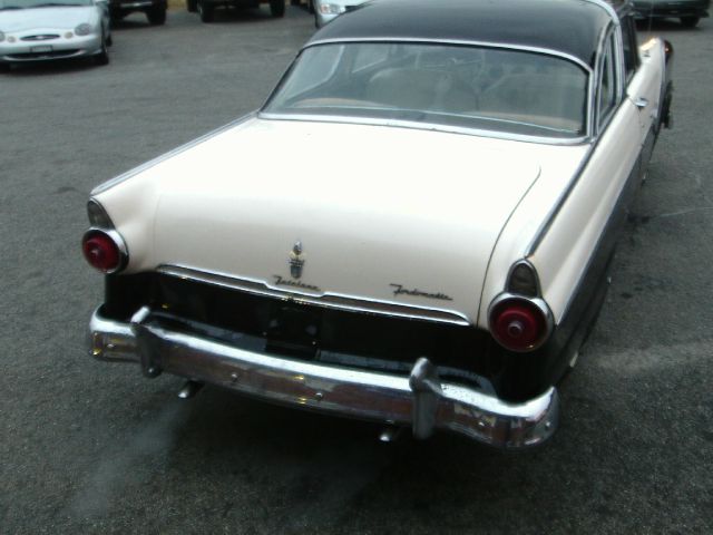 Ford Crown Victoria 1955 photo 0