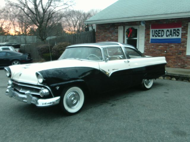Ford Crown Victoria 1955 photo 4