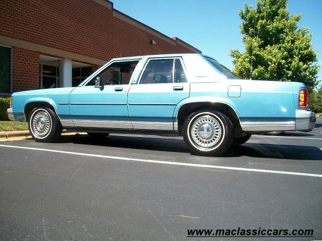 Ford Crown Victoria 1991 photo 12