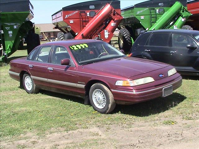 Ford Crown Victoria Elk Conversion Van Sedan