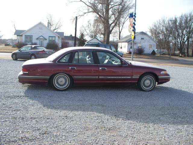 Ford Crown Victoria Elk Conversion Van Sedan