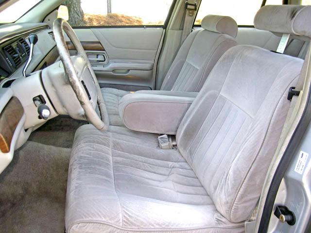 Ford Crown Victoria 1992 photo 3