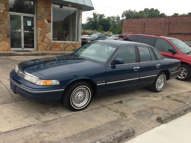 Ford Crown Victoria 1993 photo 1