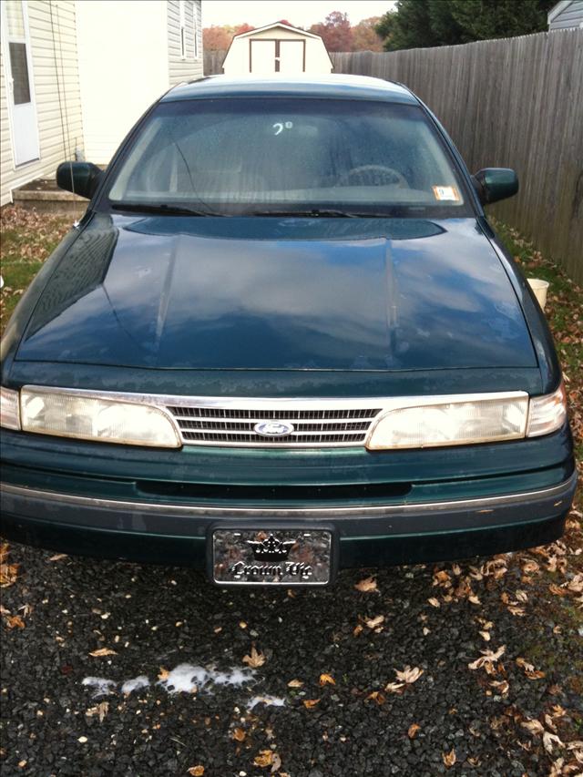 Ford Crown Victoria Unknown Sedan