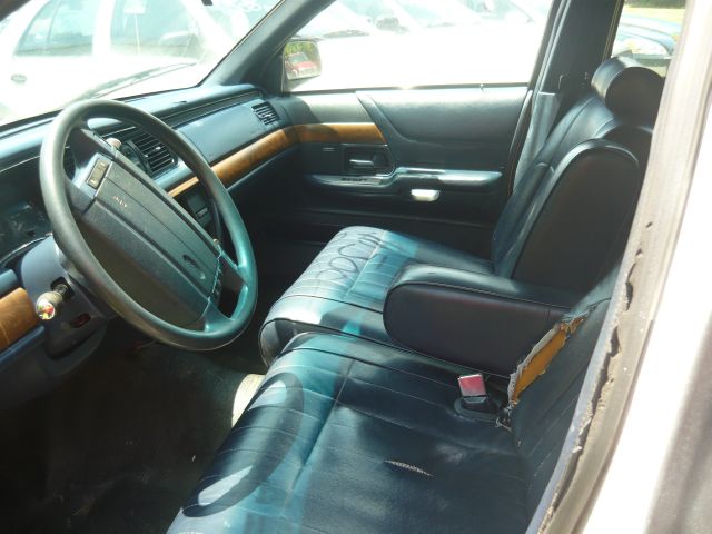 Ford Crown Victoria 1994 photo 1