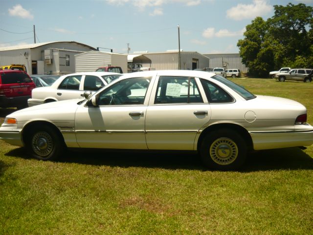 Ford Crown Victoria 1994 photo 4