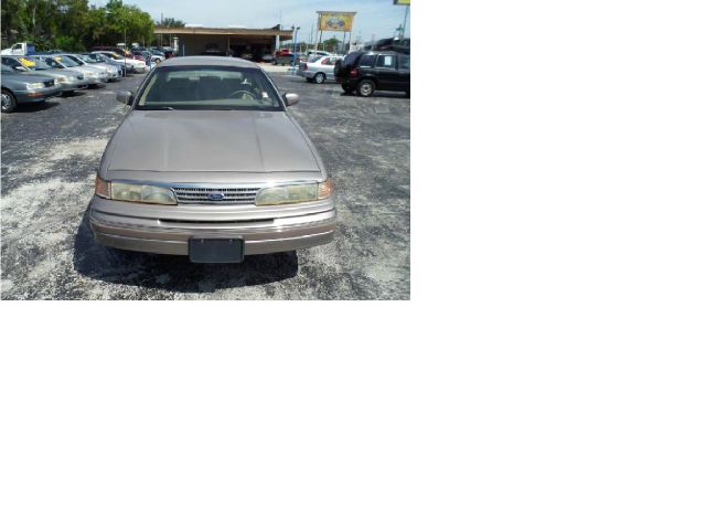 Ford Crown Victoria 1994 photo 2