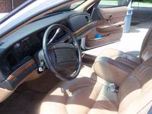 Ford Crown Victoria 1995 photo 2
