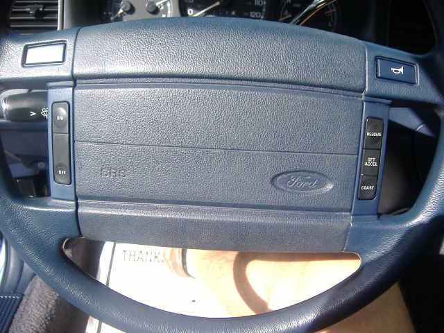 Ford Crown Victoria 1995 photo 11