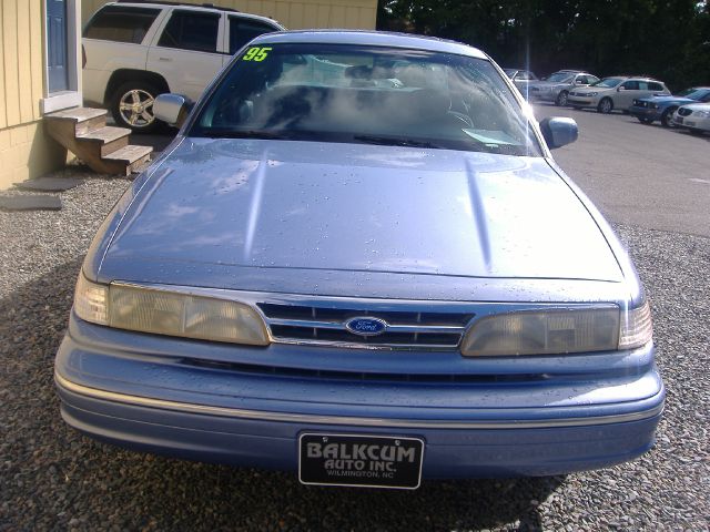 Ford Crown Victoria 1995 photo 15