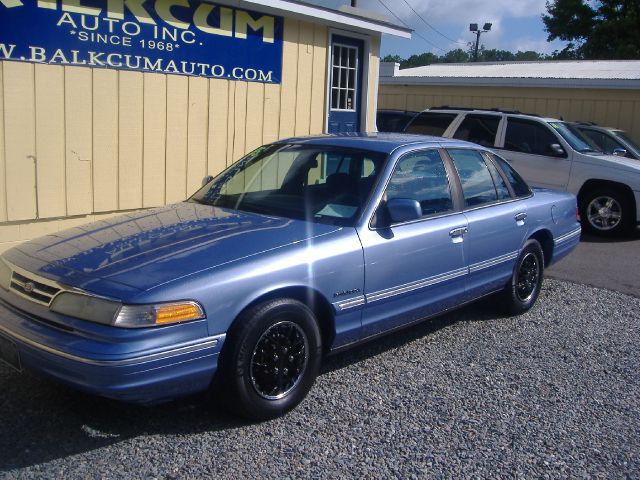 Ford Crown Victoria 1995 photo 19