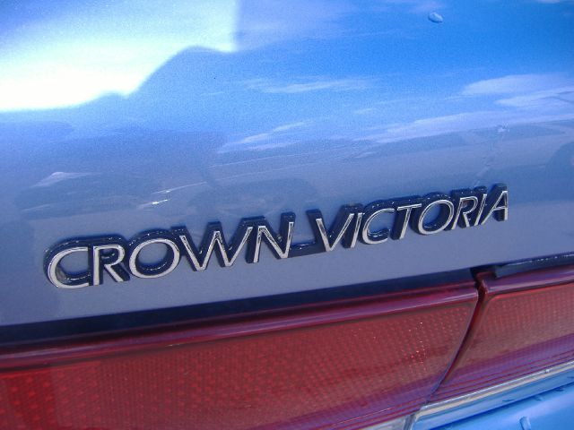 Ford Crown Victoria 1995 photo 22