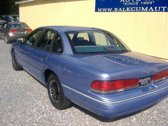 Ford Crown Victoria 1995 photo 5