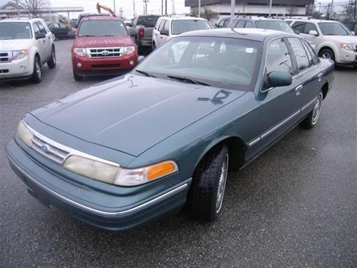 Ford Crown Victoria 1996 photo 2