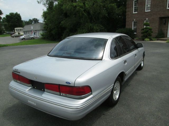Ford Crown Victoria 1997 photo 0