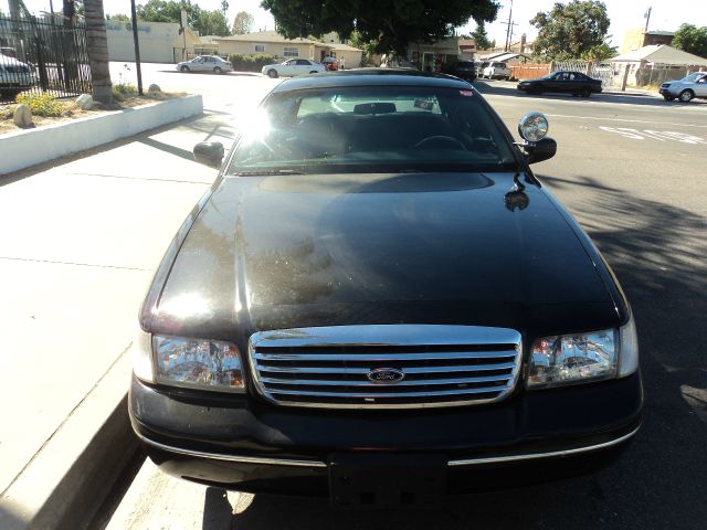 Ford Crown Victoria 1998 photo 1