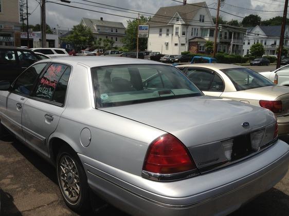 Ford Crown Victoria 1998 photo 2