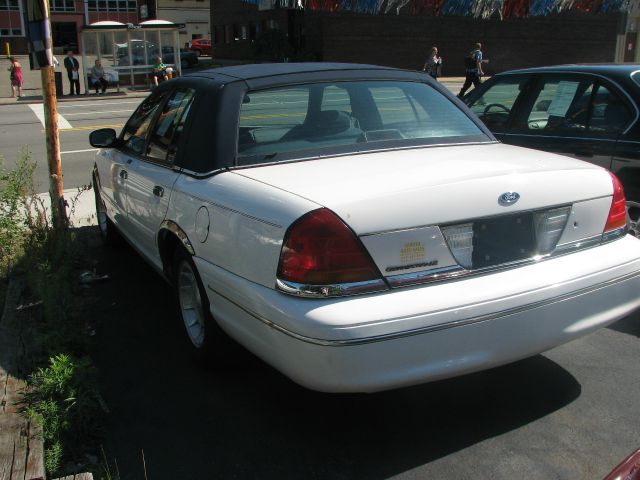 Ford Crown Victoria 1998 photo 0