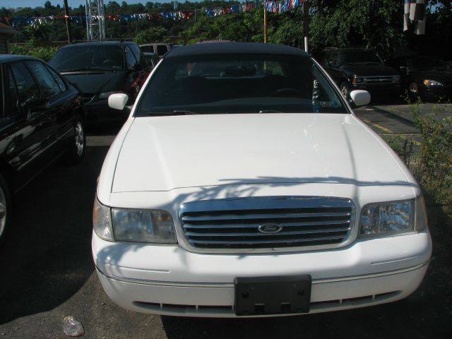 Ford Crown Victoria 1998 photo 3
