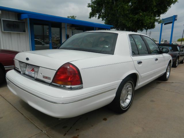 Ford Crown Victoria 1998 photo 13