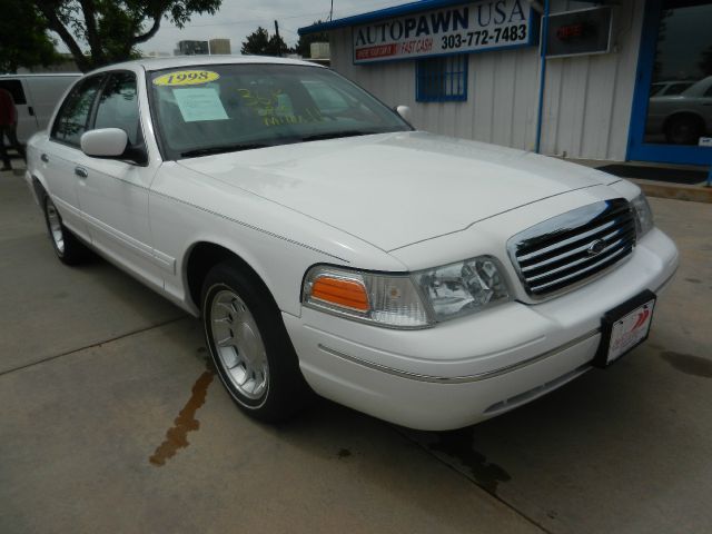 Ford Crown Victoria 1998 photo 9