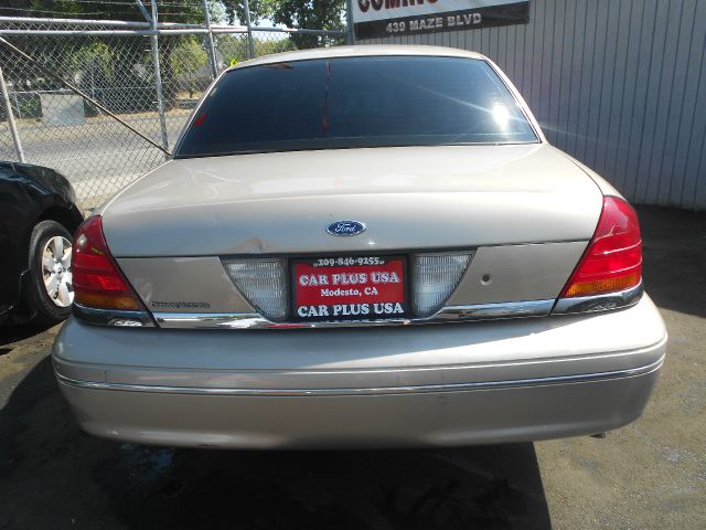 Ford Crown Victoria 1998 photo 2