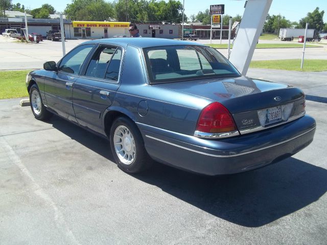 Ford Crown Victoria 1998 photo 3