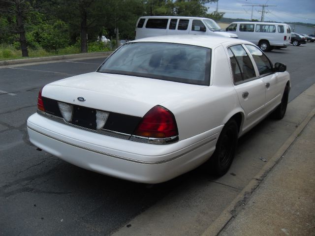 Ford Crown Victoria 1998 photo 17