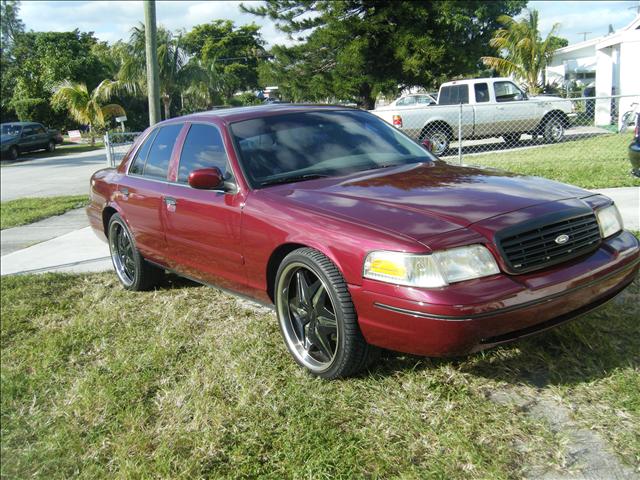 Ford Crown Victoria Luxury Sedan