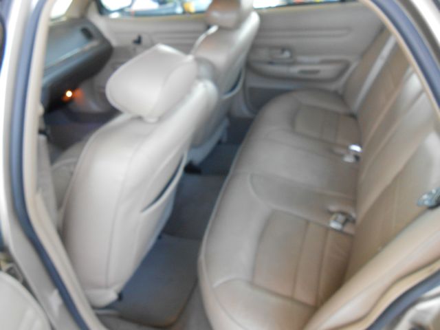 Ford Crown Victoria 1999 photo 2