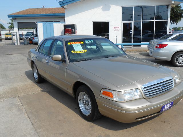 Ford Crown Victoria 1999 photo 4
