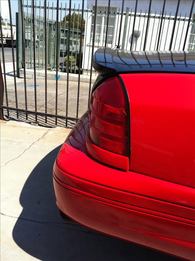 Ford Crown Victoria 1999 photo 4