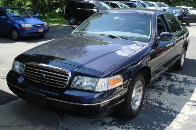 Ford Crown Victoria 1999 photo 1