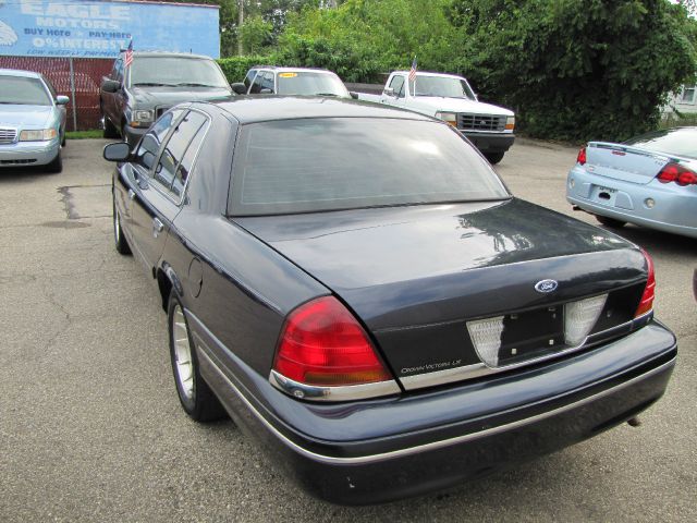 Ford Crown Victoria 1999 photo 2