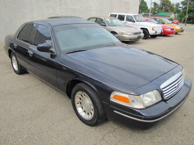 Ford Crown Victoria 1999 photo 3