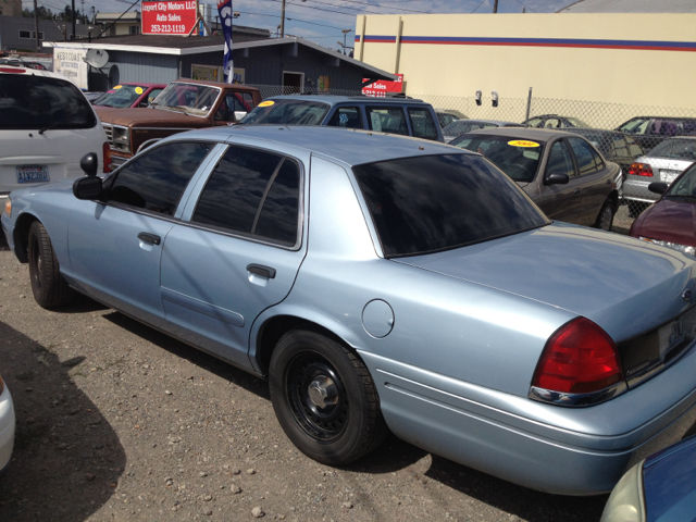 Ford Crown Victoria 1999 photo 1