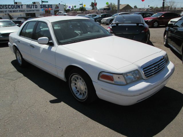 Ford Crown Victoria 1999 photo 1