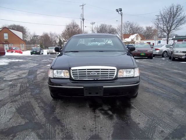 Ford Crown Victoria 2000 photo 3