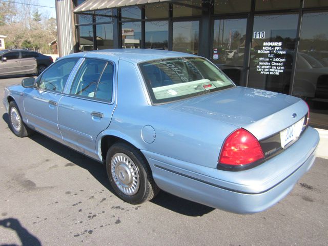 Ford Crown Victoria 2000 photo 3