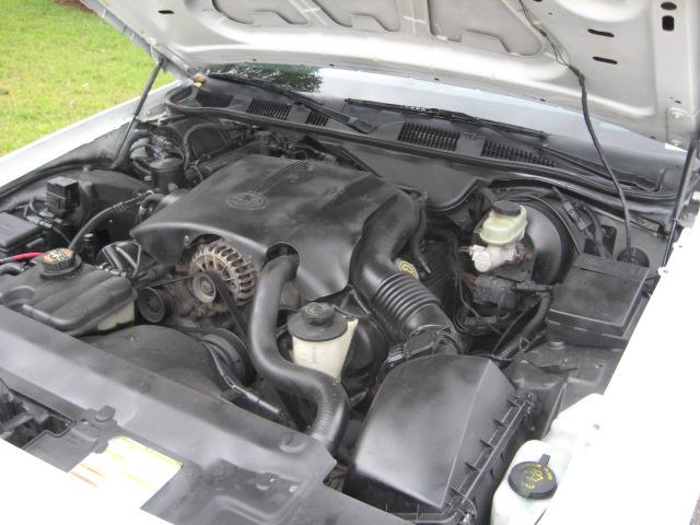 Ford Crown Victoria 2000 photo 5