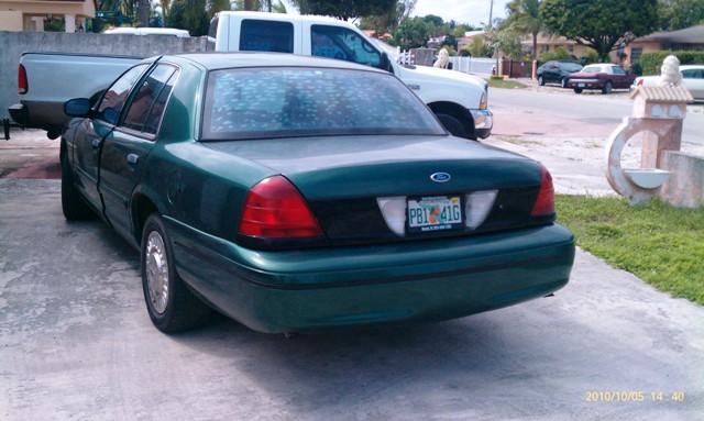 Ford Crown Victoria 2000 photo 4