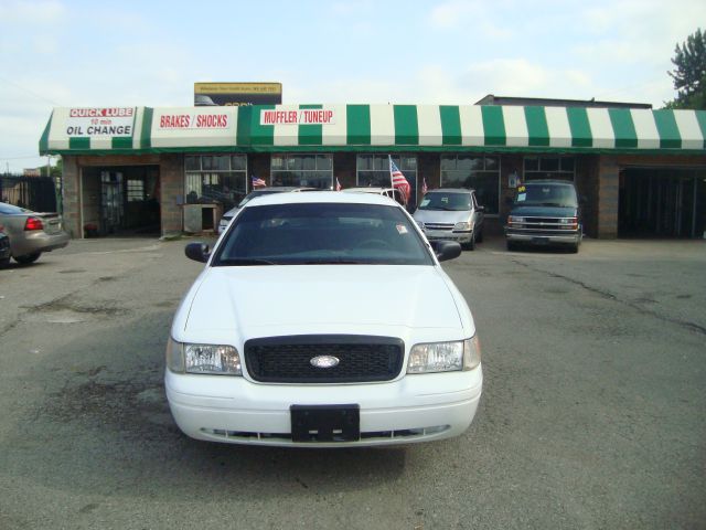 Ford Crown Victoria 2001 photo 3