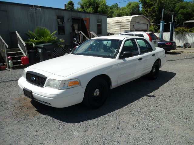 Ford Crown Victoria 2001 photo 8