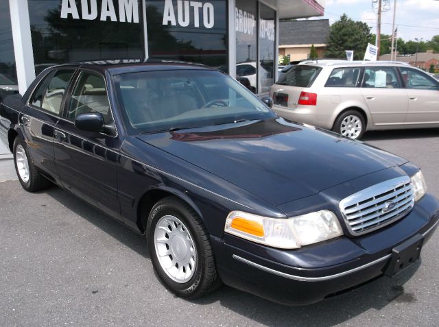 Ford Crown Victoria 2002 photo 17